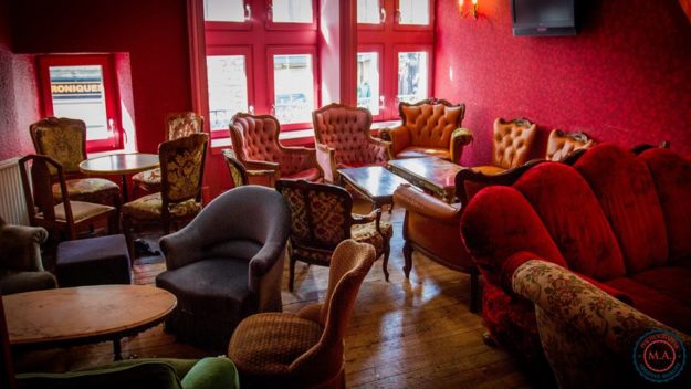 Salon canapé 2 - Café Saint-Jacques