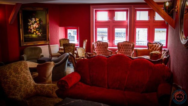 Salon canapé - Café Saint-Jacques